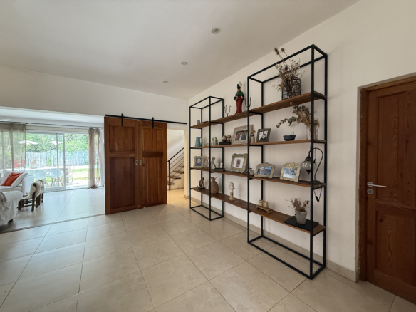 Santa Fe 3250, Bella Vista