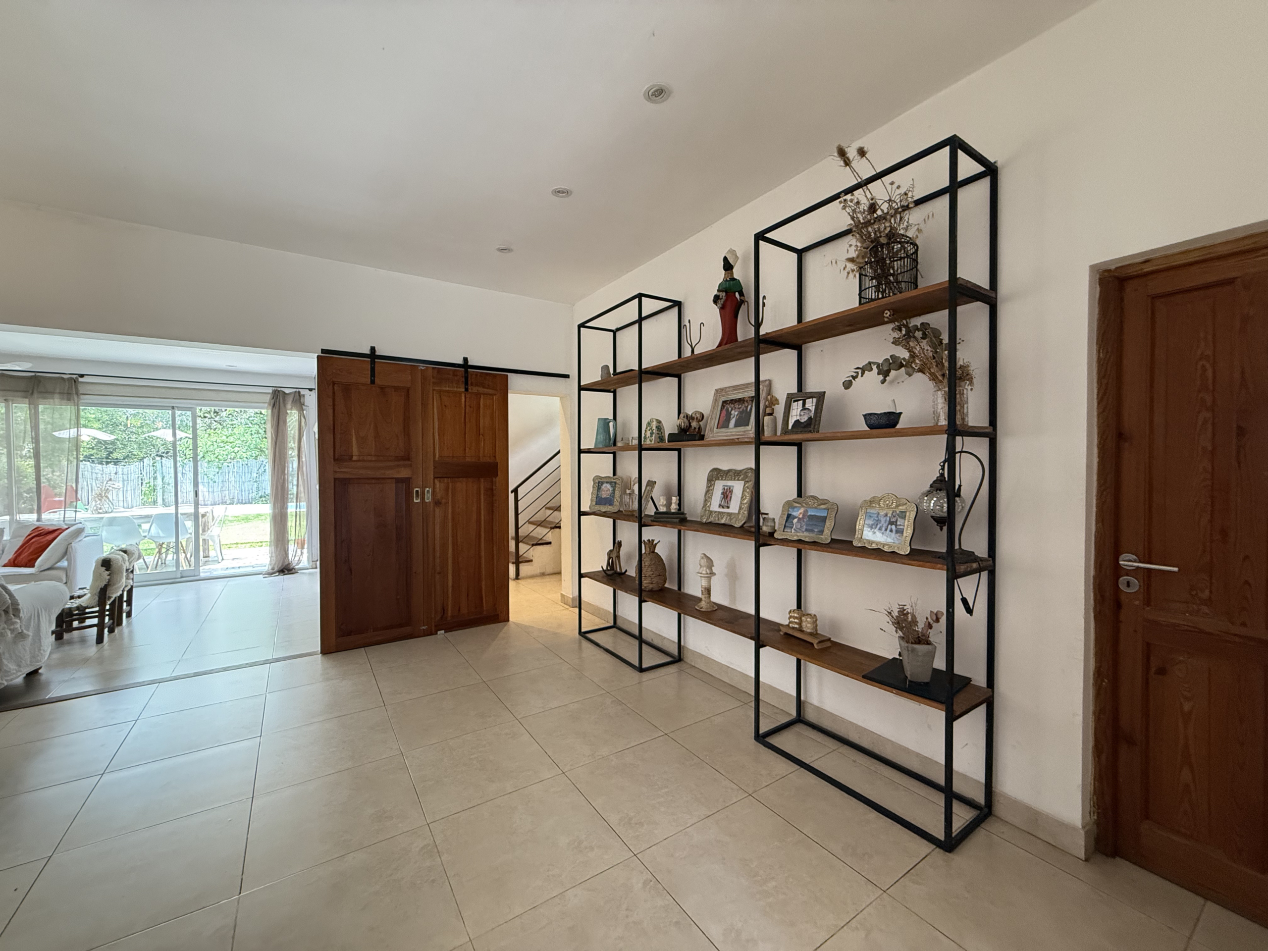 Santa Fe 3250, Bella Vista