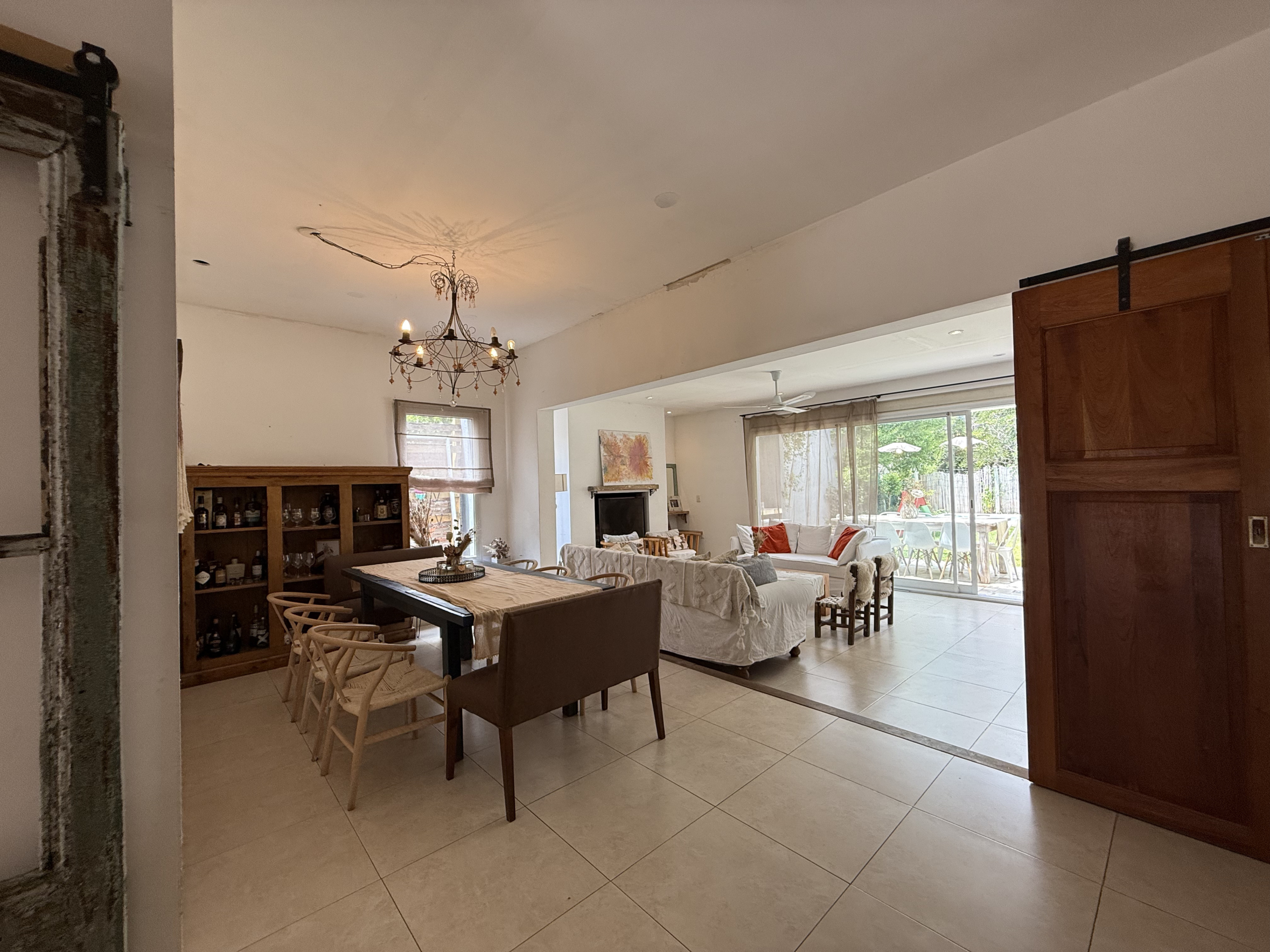 Santa Fe 3250, Bella Vista