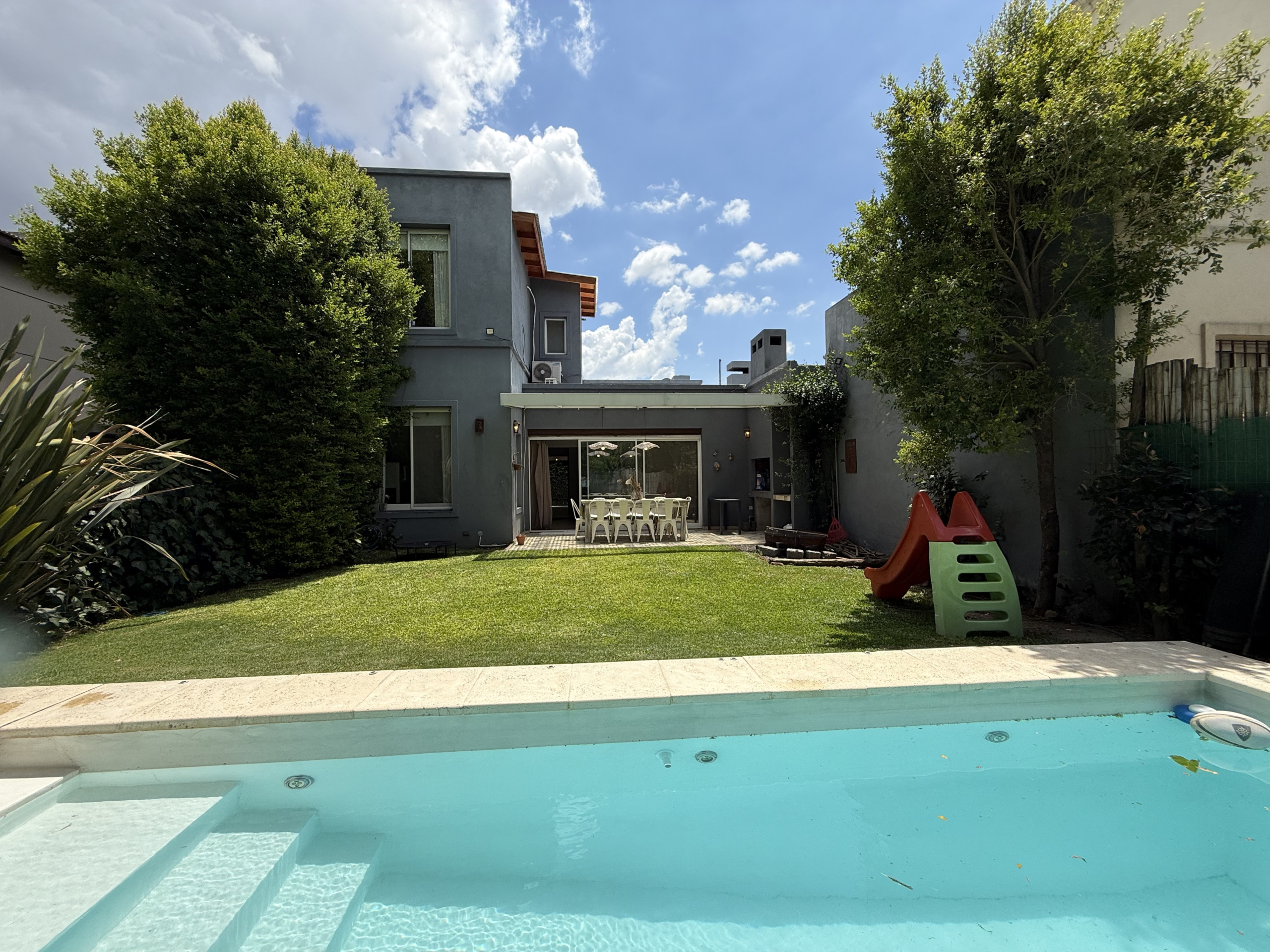 Santa Fe 3250, Bella Vista