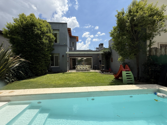 Santa Fe 3250, Bella Vista