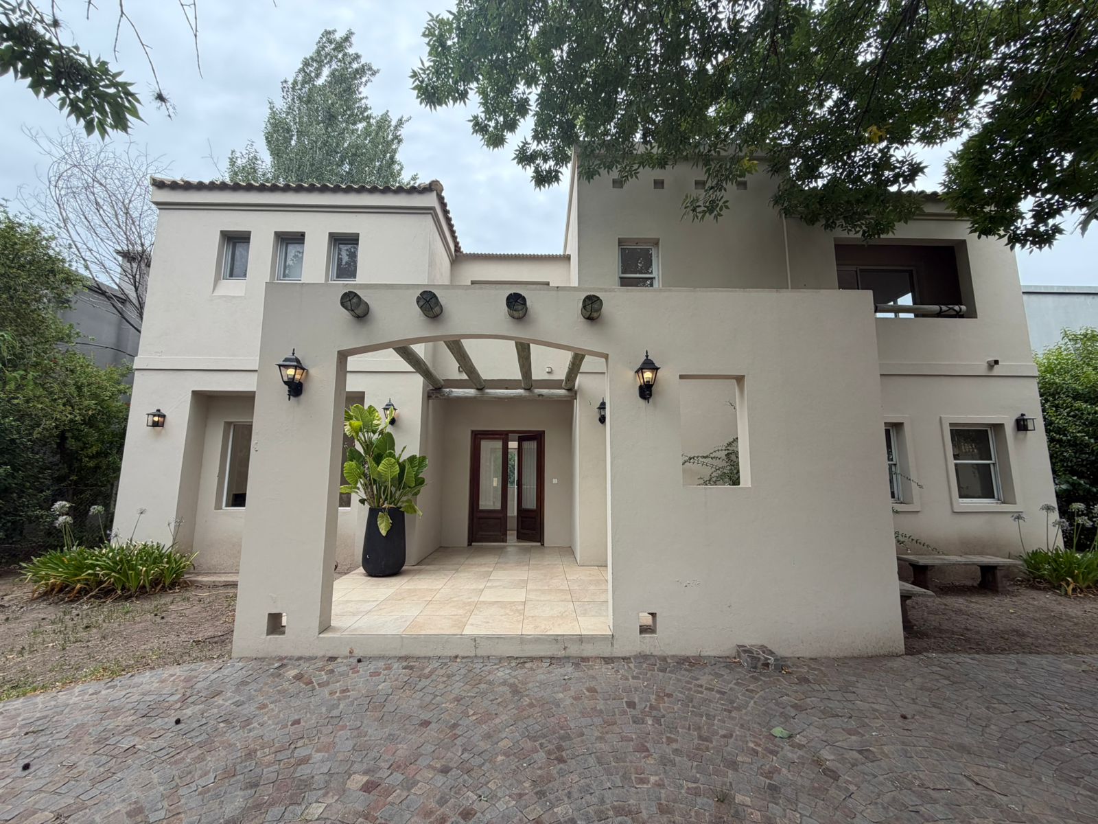 Casa en barrio St. Matthew’s Village