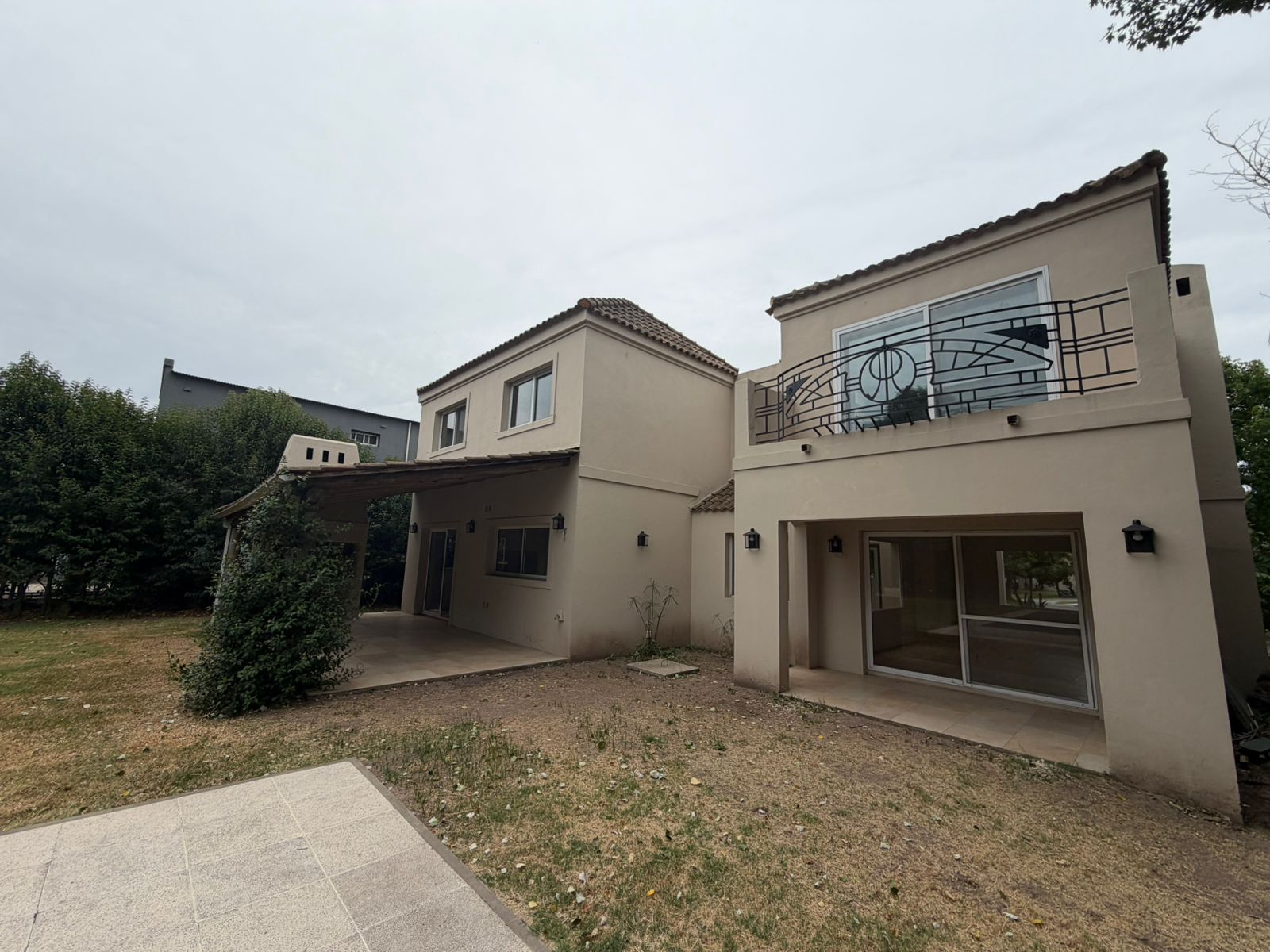 Casa en barrio St. Matthew’s Village