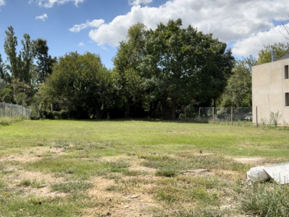 Lote en barrio Los Fresnos, Bella Vista